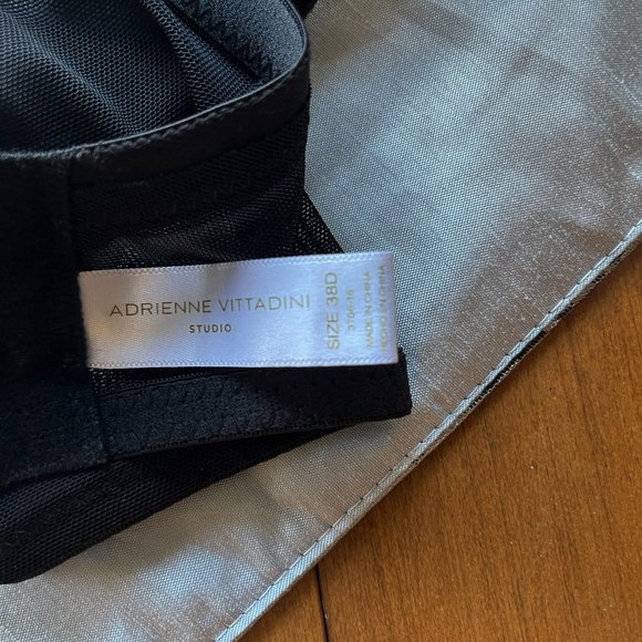 Adrienne Vittadini: NWOT Underwire Seamless Full Cup Padded Bra - Picture 9 of 9